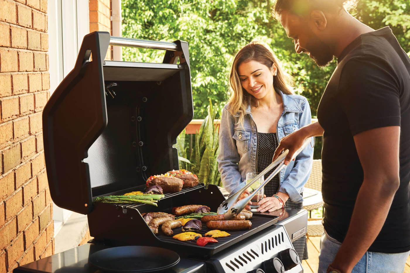 Napoleon Freestyle 365 Propane Gas Outdoor Grill, Graphite Grey – 3-Burner BBQ with Stainless Steel Cooking Grates 4 Napoleon Freestyle 365 Propane Gas Outdoor Grill, Graphite Grey – 3-Burner BBQ with Stainless Steel Cooking Grates
